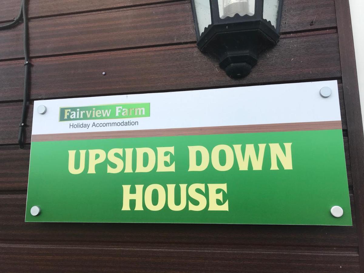 Upside Down House - Sleeps Up To 6 Guests - Great For Family And Friends Gatherings,Corporate Events ,Near Sherwood Forest At Fairview Farm In Nottingham Set In 88 Acres エクステリア 写真